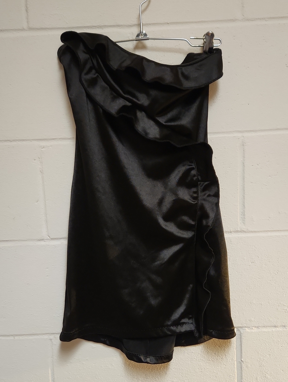 Lucy in the Sky Black Satin One-Shoulder Ruffle Mini Dress Sz S